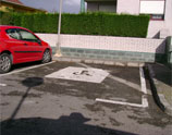 Plaza de movilidad reducida de la Urbanización El Llagarón