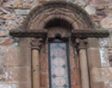 Ventana de la Iglesia de Santa María de Logrezana