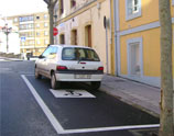 Plaza de movilidad reducida de la Calle Bernardo Alfageme